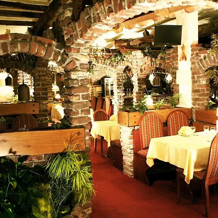 ホテル Restaurant Cristal 3*